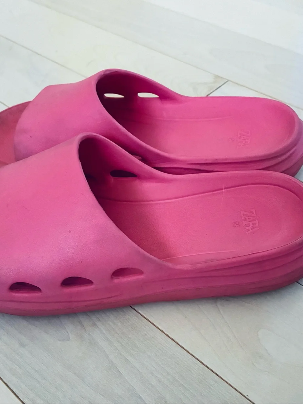 Zara Pink Slip-On Foam Slides
